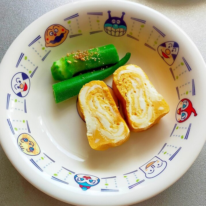 卵焼きと茹でオクラ